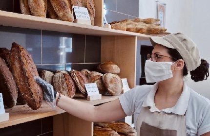 https://www.ragusanews.com/immagini_articoli/14-09-2021/caro-vita-una-pagnotta-a-3-euro-l-immotivato-lievitare-dei-prezzi-280.jpg