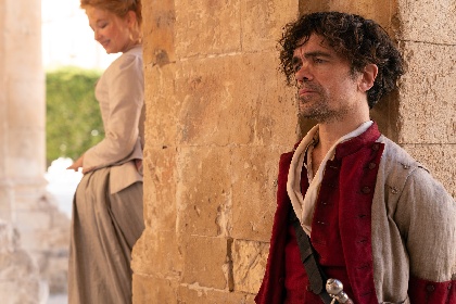 https://www.ragusanews.com/immagini_articoli/14-09-2021/le-prime-foto-del-film-cyrano-girato-a-scicli-nelle-sale-il-25-dicembre-280.jpg