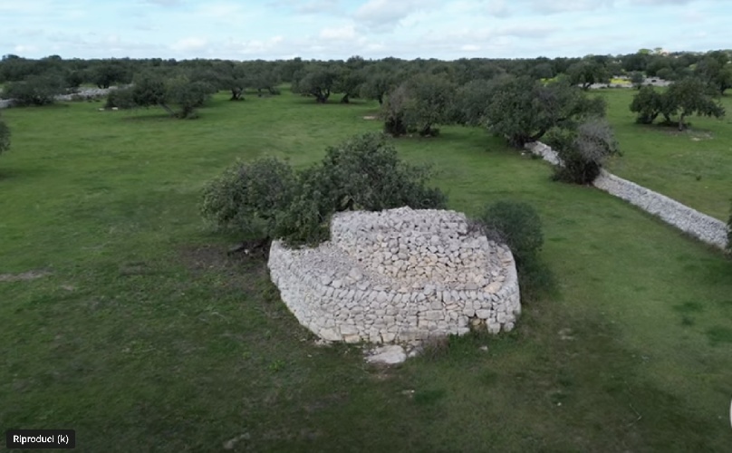 https://www.ragusanews.com/immagini_articoli/15-02-2025/escursione-al-muragghiu-di-contrada-pianicella-a-ragusa-video-500.jpg
