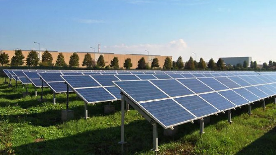 https://www.ragusanews.com/immagini_articoli/15-06-2021/pannelli-solari-al-posto-dei-campi-pagano-fino-a-30mila-euro-l-ettaro-500.jpg