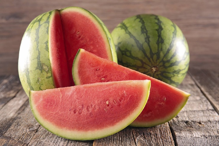 https://www.ragusanews.com/immagini_articoli/15-06-2022/la-dieta-dell-anguria-il-menu-giornaliero-per-dimagrire-velocemente-500.jpg
