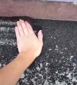 https://www.ragusanews.com/immagini_articoli/15-07-2021/tommaso-zorzi-villa-ricoperta-dalla-cenere-dell-etna-video-280.jpg