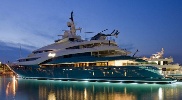 https://www.ragusanews.com/immagini_articoli/15-08-2024/yacht-il-sunrays-di-86-metri-e-a-panarea-100.jpg