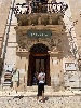 https://www.ragusanews.com/immagini_articoli/15-09-2023/scicli-antica-farmacia-cartia-apre-le-porte-per-giornata-piccoli-musei-100.jpg
