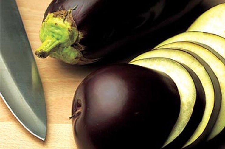 https://www.ragusanews.com/immagini_articoli/16-05-2022/dieta-delle-melanzane-come-perdere-peso-con-gusto-500.jpg