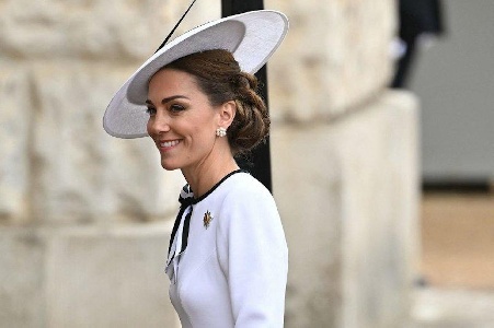 https://www.ragusanews.com/immagini_articoli/16-06-2024/le-prime-foto-di-kate-dopo-sei-mesi-300.jpg