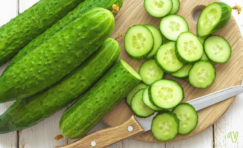 https://www.ragusanews.com/immagini_articoli/16-07-2021/il-cetriolo-proprieta-e-benefici-e-usi-in-cucina-500.jpg