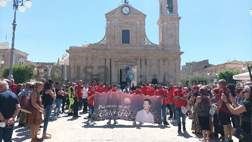 https://www.ragusanews.com/immagini_articoli/16-07-2022/celebrati-i-funerali-di-giovanni-rizzo-280.jpg