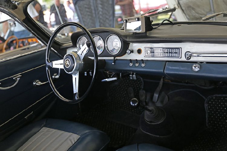 https://www.ragusanews.com/immagini_articoli/16-11-2018/1542358905-chiamami-vuoi-giulietta-1-500.jpg