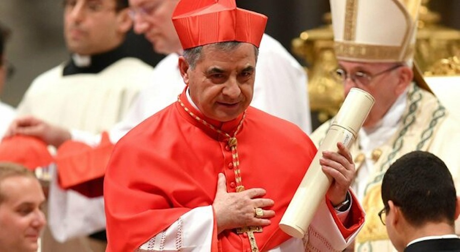 https://www.ragusanews.com/immagini_articoli/16-12-2023/il-cardinale-becciu-condannato-a-5-anni-e-6-mesi-500.jpg