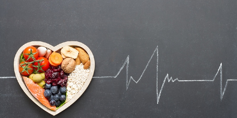 https://www.ragusanews.com/immagini_articoli/17-01-2023/dieta-per-abbassare-il-colesterolo-alto-in-menopausa-500.jpg