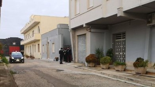 https://www.ragusanews.com/immagini_articoli/17-01-2023/orologi-e-profumi-di-lusso-ecco-il-covo-di-messina-denaro-300.jpg