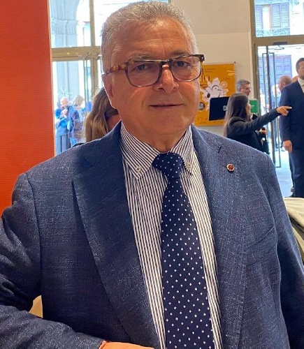 https://www.ragusanews.com/immagini_articoli/17-07-2024/apre-sabato-27-luglio-a-ragusa-il-nuovo-ag-cash-and-carry-500.jpg