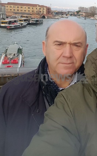 https://www.ragusanews.com/immagini_articoli/17-09-2021/ispica-e-morto-salvatore-santocono-l-uomo-dell-auto-500.jpg