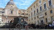 https://www.ragusanews.com/immagini_articoli/17-10-2022/i-leoni-di-sicilia-via-al-ciak-tra-scenografie-dell-800-e-proteste-foto-100.jpg