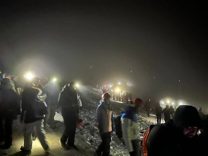 https://www.ragusanews.com/immagini_articoli/18-02-2025/l-etna-come-roccaraso-500.jpg