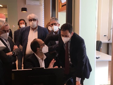 https://www.ragusanews.com/immagini_articoli/18-05-2022/covid-contagi-in-calo-costante-nel-ragusano-il-bollettino-del-18-maggio-280.jpg