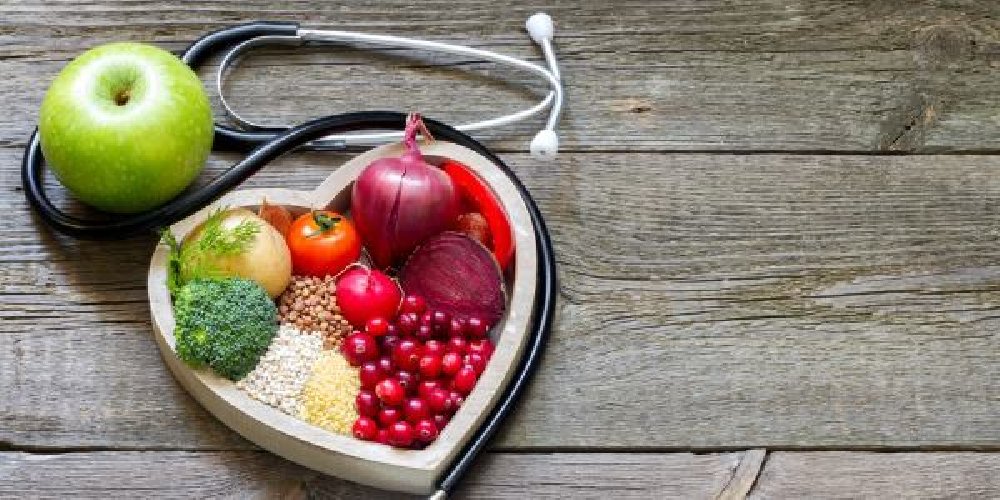 https://www.ragusanews.com/immagini_articoli/18-08-2019/lalimentazione-per-combattere-la-depressione-i-cibi-buon-umore-500.jpg