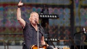https://www.ragusanews.com/immagini_articoli/18-08-2023/bruce-springsteen-e-malato-annulla-concerti-100.jpg