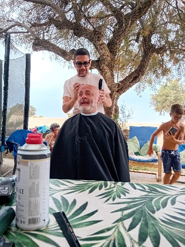 https://www.ragusanews.com/immagini_articoli/18-08-2024/pippo-pelo-e-tornato-a-scicli-500.jpg