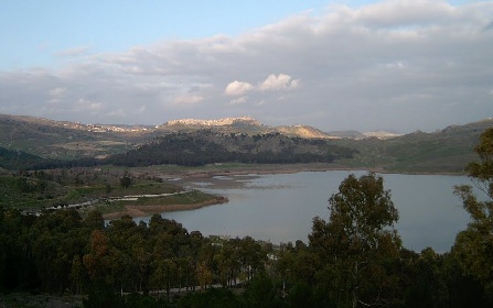 https://www.ragusanews.com/immagini_articoli/18-11-2021/oro-blu-la-pioggia-sprecata-inutile-piangere-sull-acqua-versata-280.jpg