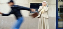 https://www.ragusanews.com/immagini_articoli/18-11-2023/aveva-rapinato-della-borsa-una-donna-arrestatao-a-vittoria-100.jpg