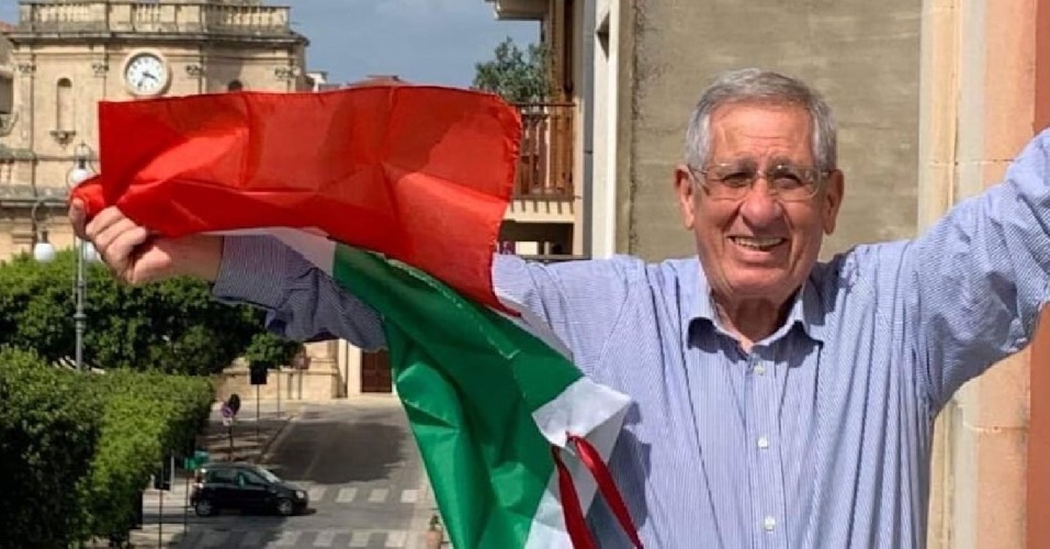 https://www.ragusanews.com/immagini_articoli/18-11-2023/presentata-una-mozione-di-sfiducia-al-sindaco-di-vittoria-aiello-500.jpg