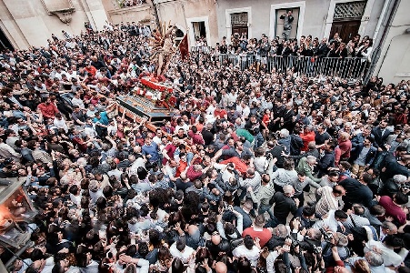 https://www.ragusanews.com/immagini_articoli/19-04-2025/scicli-un-grande-fratello-della-protezione-civile-sorvegliera-sulla-riuscita-del-gioia-300.jpg