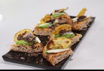 https://www.ragusanews.com/immagini_articoli/19-07-2019/1563536975-scicli-apre-pinsere-cucina-e-tradizione-foto-1-240.jpg