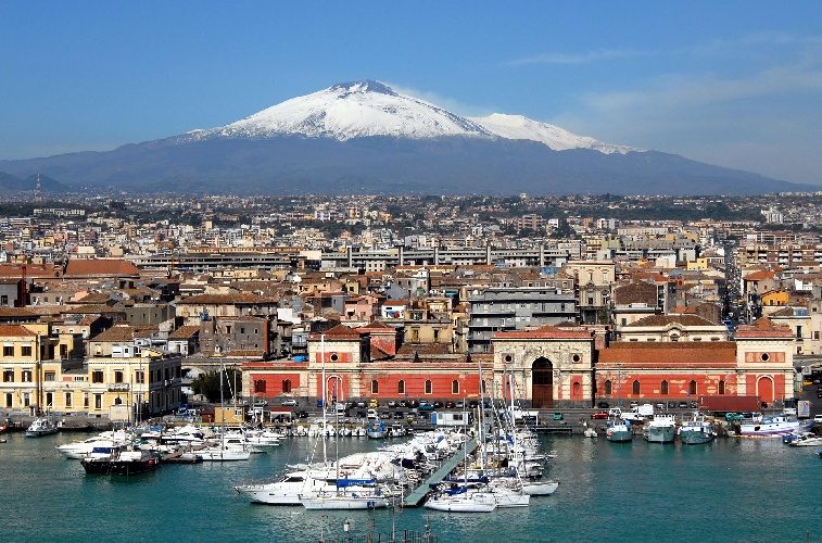 https://www.ragusanews.com/immagini_articoli/19-07-2022/tirocinanti-anziche-dipendenti-multa-milionaria-a-un-famoso-hotel-500.jpg