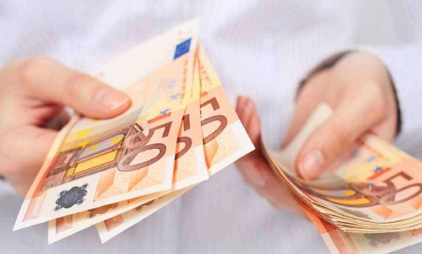 https://www.ragusanews.com/immagini_articoli/19-09-2022/bonus-150-euro-a-novembre-per-dipendenti-pensionati-autonomi-e-rdc-500.jpg