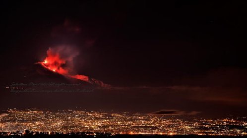 https://www.ragusanews.com/immagini_articoli/20-01-2021/1611134543-le-foto-dell-eruzione-dell-etna-5-280.jpg