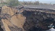 https://www.ragusanews.com/immagini_articoli/20-01-2025/la-paurosa-voragine-al-lungomare-di-catania-foto-video-100.jpg