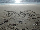 https://www.ragusanews.com/immagini_articoli/20-07-2022/ho-scritto-tano-sulla-sabbia-di-santa-maria-del-focallo-100.jpg