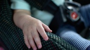 https://www.ragusanews.com/immagini_articoli/20-07-2024/bimba-dimenticata-in-auto-morta-di-caldo-100.jpg