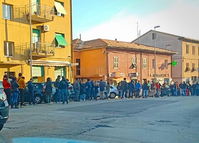 https://www.ragusanews.com/immagini_articoli/20-10-2021/sicilia-i-no-vax-arricchiscono-le-case-farmaceutiche-500mila-al-giorno-500.jpg