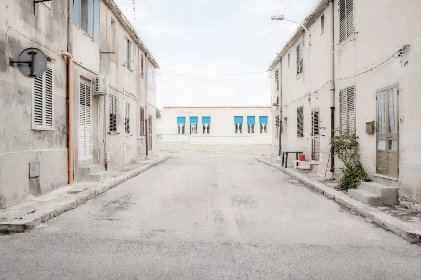 https://www.ragusanews.com/immagini_articoli/21-01-2021/scicli-villaggio-aldisio-il-non-luogo-della-sicilia-280.jpg