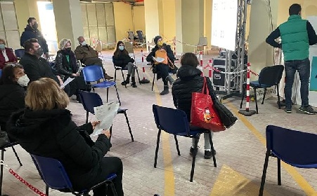 https://www.ragusanews.com/immagini_articoli/21-01-2022/covid-per-chi-e-guarito-la-terza-dose-e-come-la-quarta-o-la-quinta-280.jpg