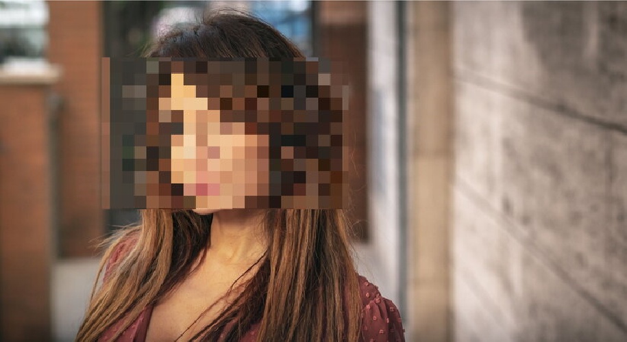 https://www.ragusanews.com/immagini_articoli/21-01-2022/lei-gira-un-film-porno-e-la-banca-la-licenzia-500.jpg