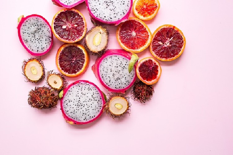 https://www.ragusanews.com/immagini_articoli/21-04-2020/litchi-e-rambutan-come-si-mangiano-e-cosa-sono-500.jpg