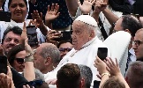 https://www.ragusanews.com/immagini_articoli/21-04-2025/morte-di-papa-francesco-l-ultima-foto-un-ictus-la-possibile-causa-del-decesso-100.jpg