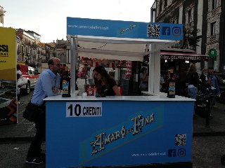 https://www.ragusanews.com/immagini_articoli/21-05-2018/1526898526-catania-finalmente-street-food-deve-foto-6-240.jpg