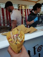 https://www.ragusanews.com/immagini_articoli/21-05-2018/1526898527-catania-finalmente-street-food-deve-foto-17-240.jpg