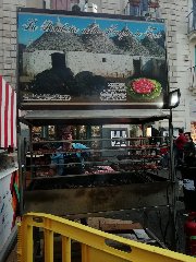 https://www.ragusanews.com/immagini_articoli/21-05-2018/1526898527-catania-finalmente-street-food-deve-foto-18-240.jpg