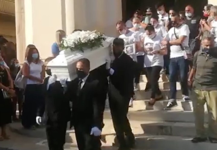 https://www.ragusanews.com/immagini_articoli/21-08-2020/evan-giulio-una-morte-500.jpg