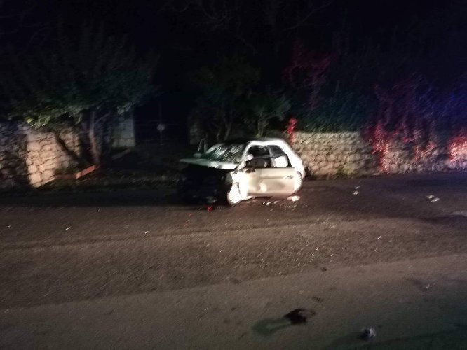 Tre ventenni ferite in un incidente a Frigintini, una soccorsa a