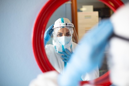 https://www.ragusanews.com/immagini_articoli/21-10-2021/il-covid-e-finito-quel-che-resta-del-virus-280.jpg