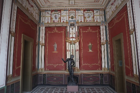 https://www.ragusanews.com/immagini_articoli/22-03-2024/1711109484-il-pompejanum-una-ricerca-storica-di-cristiano-peluso-7-300.jpg