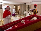 https://www.ragusanews.com/immagini_articoli/22-04-2025/i-funerali-di-papa-francesco-saranno-sabato-alle-10-100.jpg