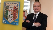 https://www.ragusanews.com/immagini_articoli/22-04-2025/morto-aldo-hugo-sallustro-il-papa-delle-figurine-panini-100.jpg